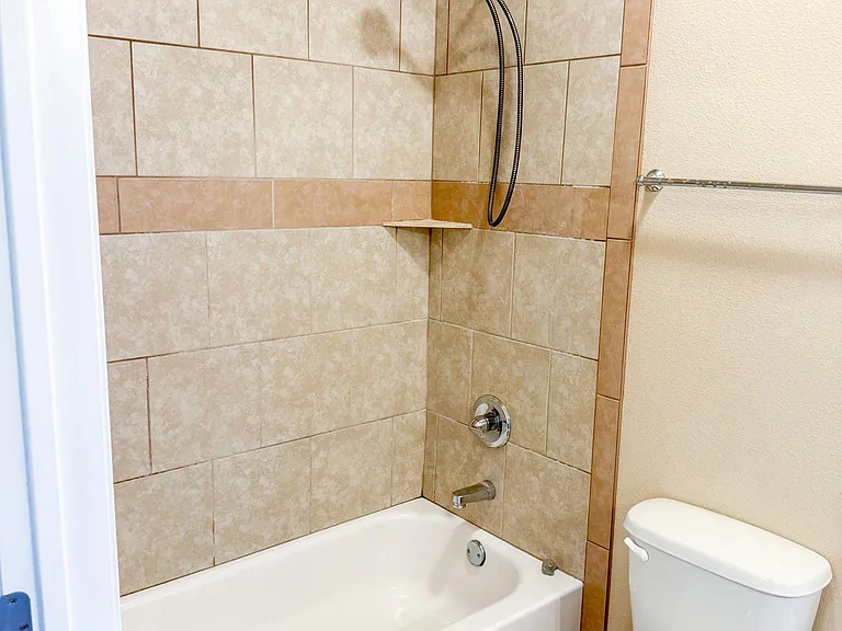 1203 Loyal Ln #B — Photo 12