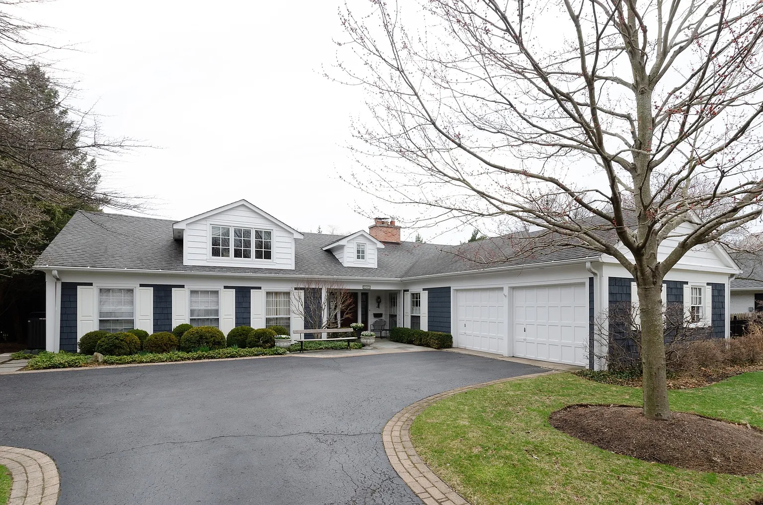 745 Valley Rd photo 1