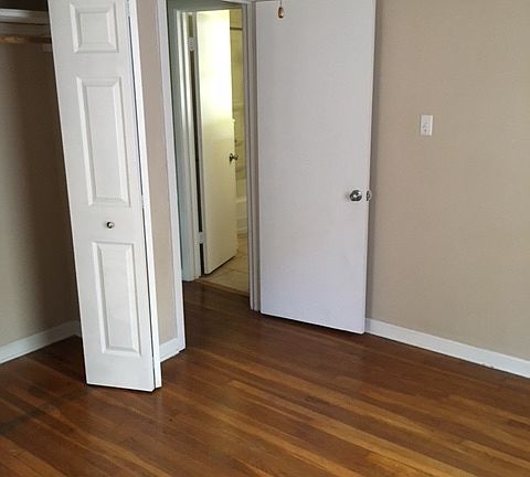 3rd image of 5848 Straley Ave