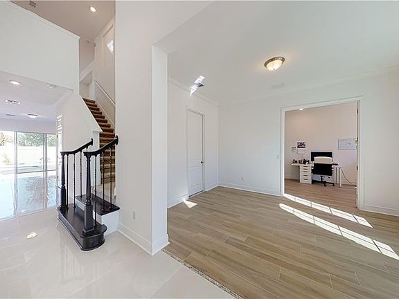 5th image of 8312 Ludington Cir
