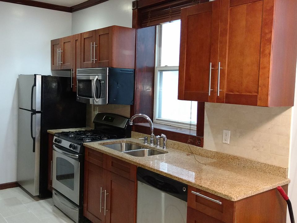 1st image of 3143 41st St APT 1L