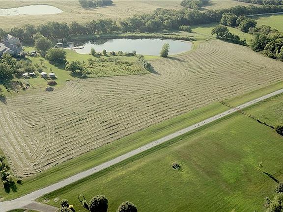 3rd image of 2152 N 700th Rd