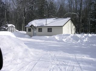 4809 N Pontchartrain Shores Rd, Hessel, MI 49745