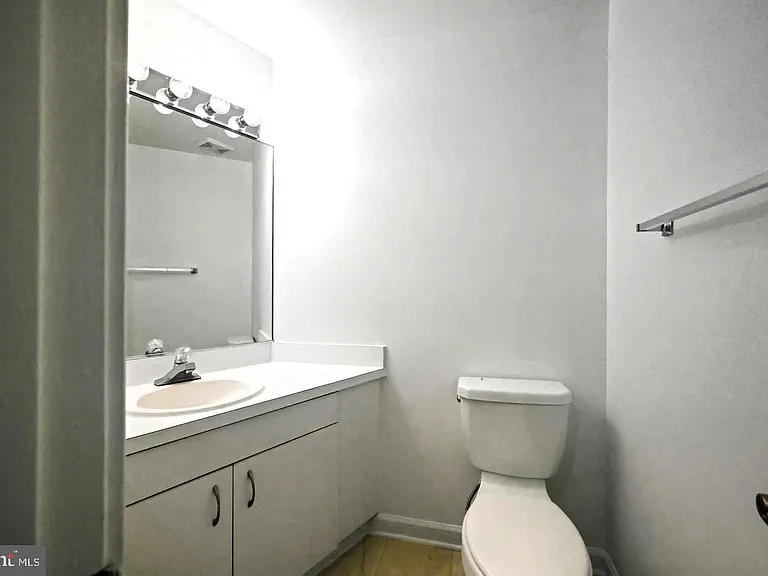 5330 Connecticut Ave NW — Photo 17