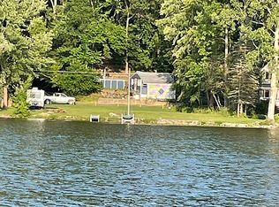 11280 Patterson Lake Dr, Pinckney, MI 48169