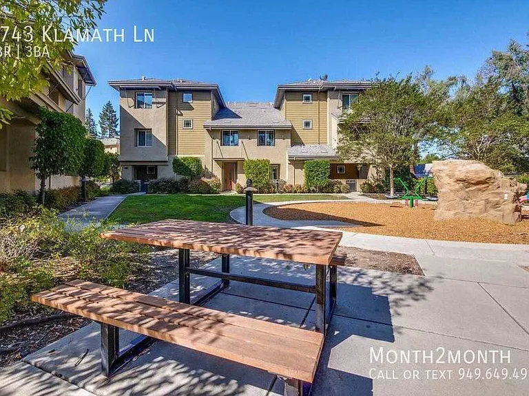 3743 Klamath Ln — Photo 35