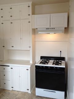 2nd image of 715 W 28th St