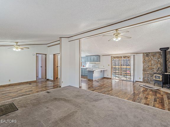5th image of 1605 Ten Oak Way