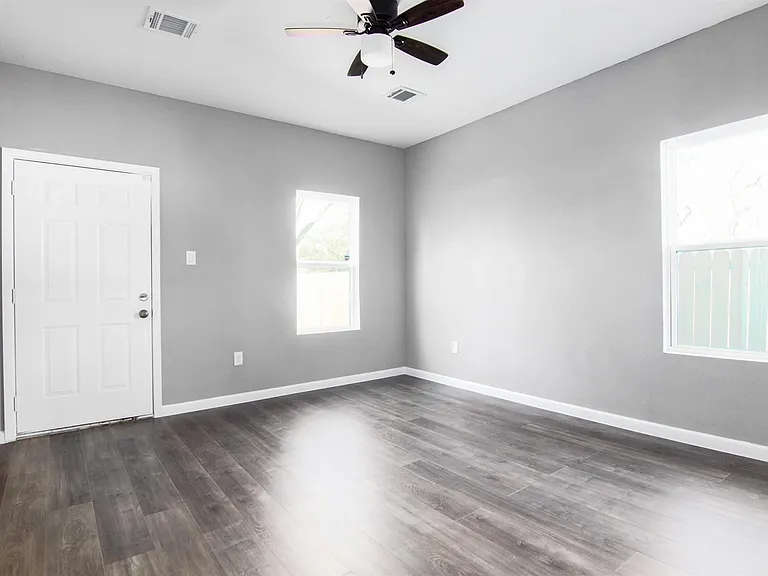 1709 Stevens St — Photo 8