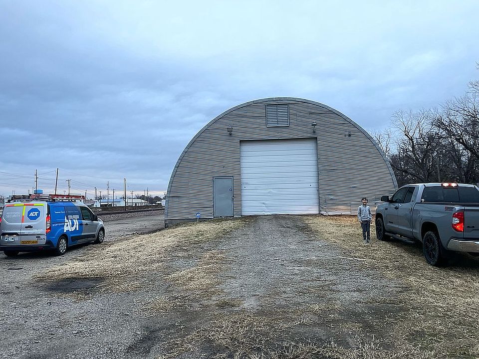 1st image of 425 3rd Ave Ne