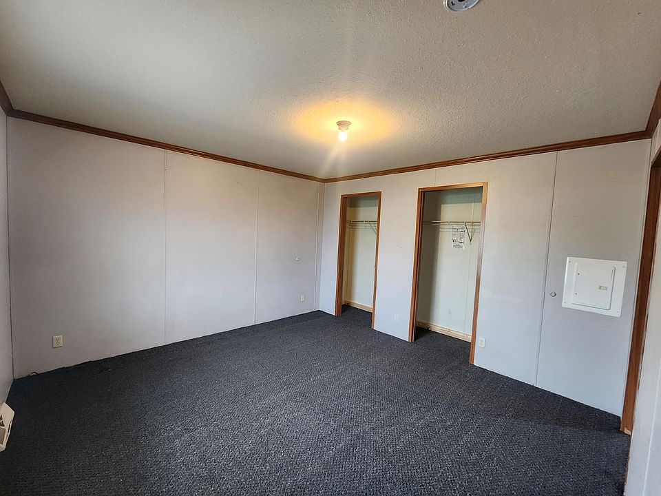 3313 Ellington St, Waterloo, IA 50701 Zillow