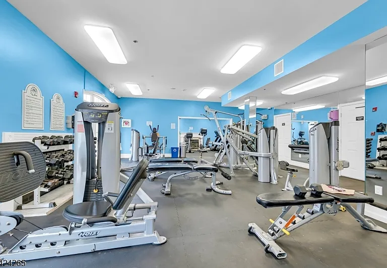 424 Hartford Dr — Photo 43