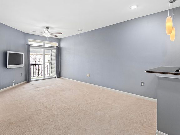 4th image of 2665 Prosperity Ave APT 424