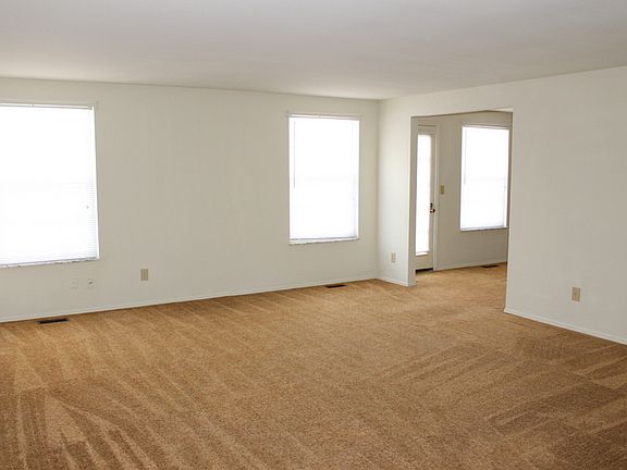 2nd image of 6155 Honeygate Dr