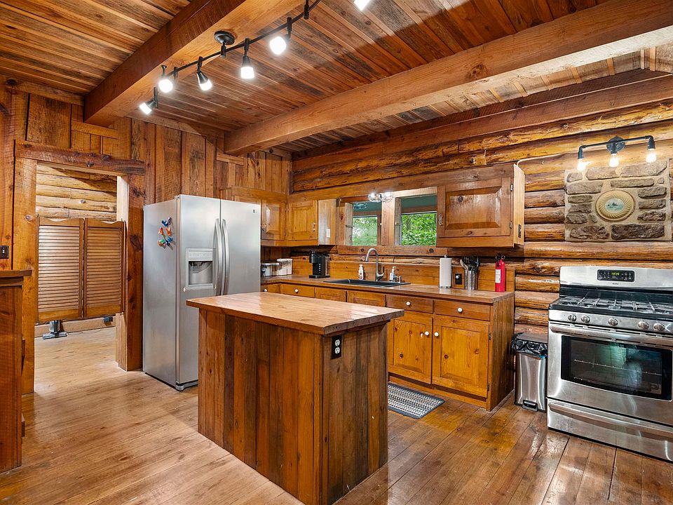 25th image of 709 Jones Rd