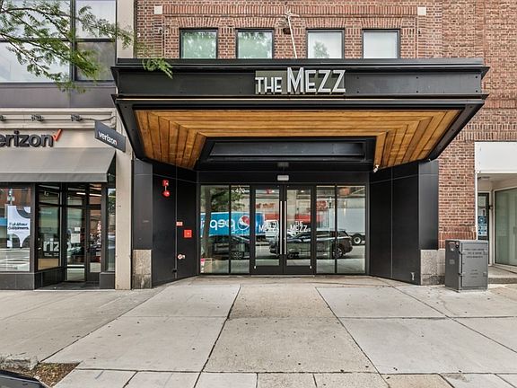 5th image of 420 W Broadway #302