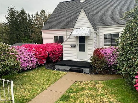 2nd image of 1016 Arlington Ave