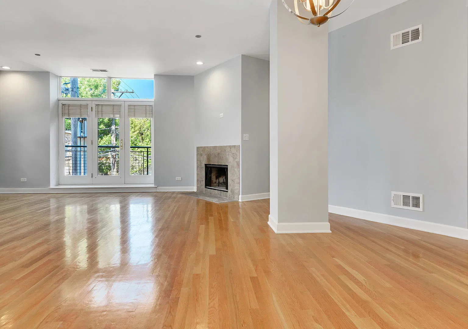 2 bed, 1200 sqft, $4,000 — Photo 3