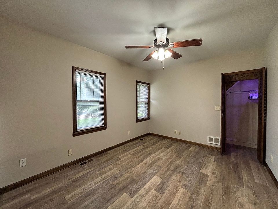 1st image of 213-215-217 Meigs St #213-1