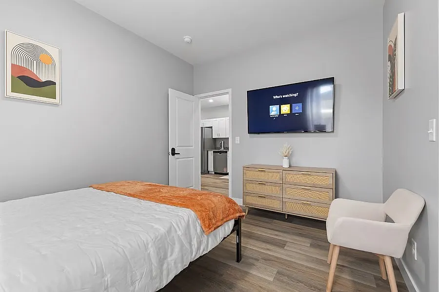 44 N Parkview Avenue - A — Photo 4