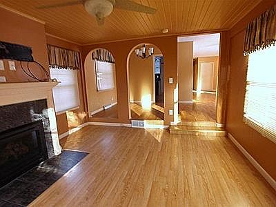2nd image of 3020 Middle Rd