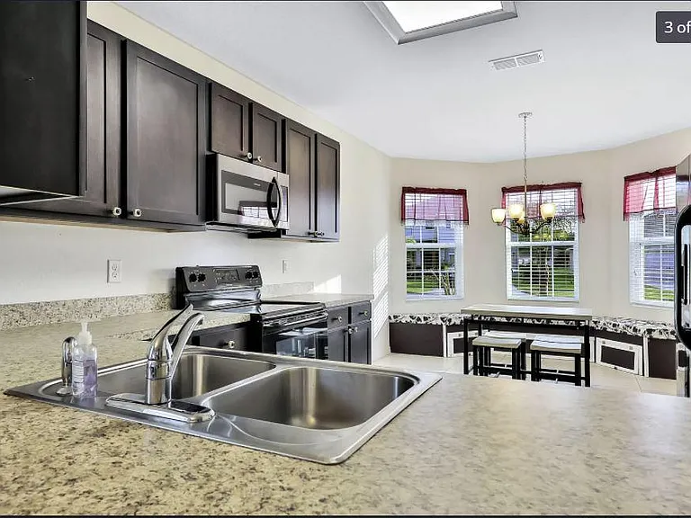 1739 Savannah Ln — Photo 3
