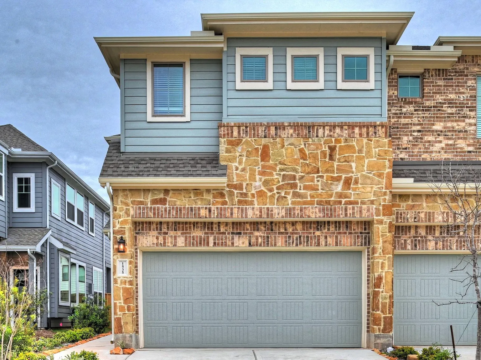 3 bed, 2.5 bath, 1738 sqft, $2,400 — Photo 2