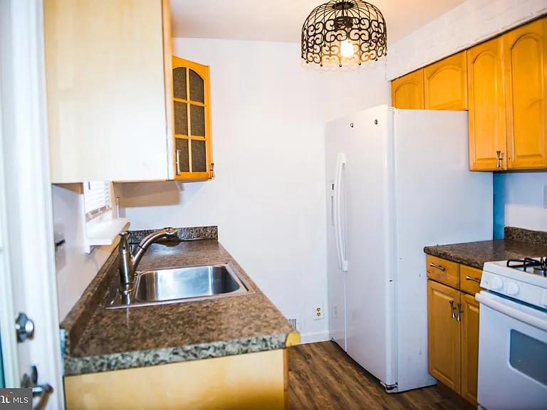 521 Warren Rd #2 — Photo 7