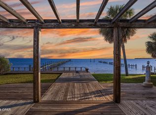 2615 W 9th St, Panama City, FL 32401