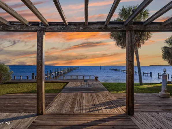 2615 W 9th St, Panama City, FL 32401