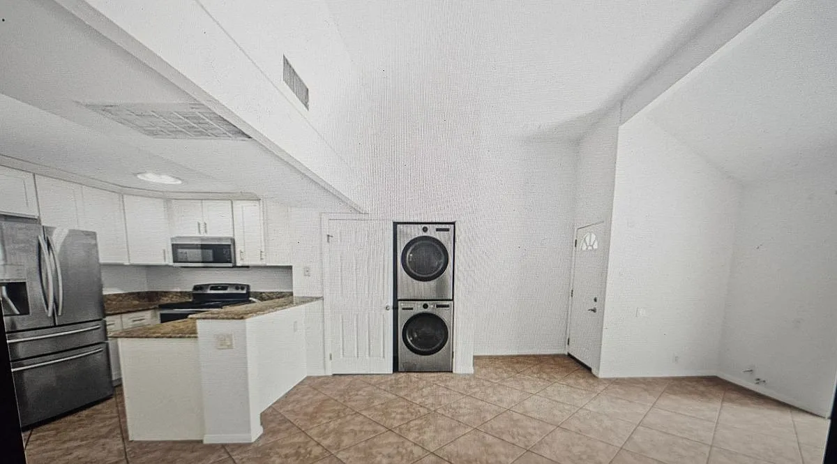 2 bed, 1.0 bath, 801 sqft, $1,895 — Photo 1