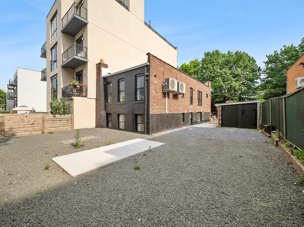 417 Maple Street image 15 of 19