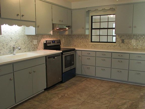 4th image of 12320 SE 104th Ct