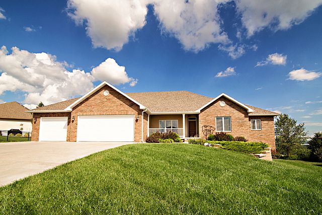 1st image of 3716 Hawthorne Woods Cir #C