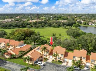 11415 Lakeview Dr, Coral Springs, FL 33071