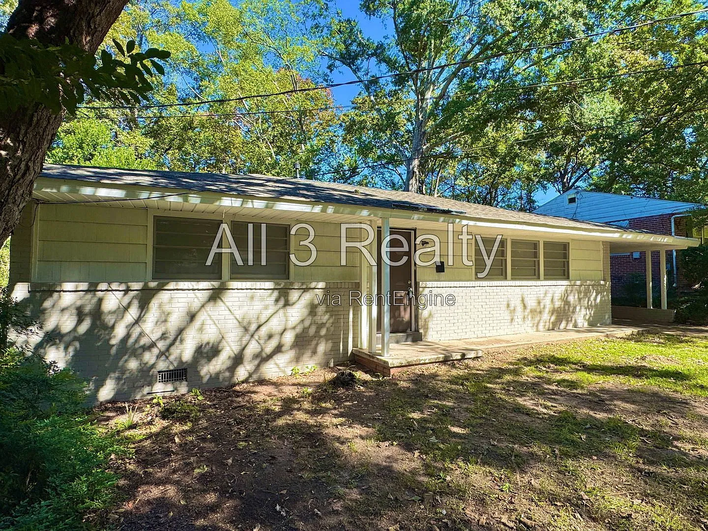 3 bed, 1.0 bath, 1025 sqft, $1,095 — Photo 2