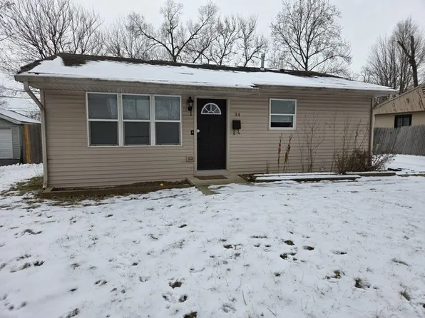 34 Cardinal Ln, Carpentersville, IL 60110