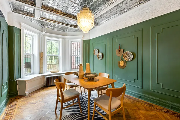 Sold by Compass | media 6