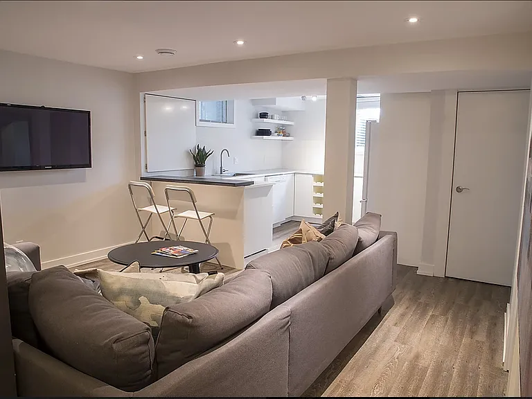 53 Chippewa Ave #C — Photo 5