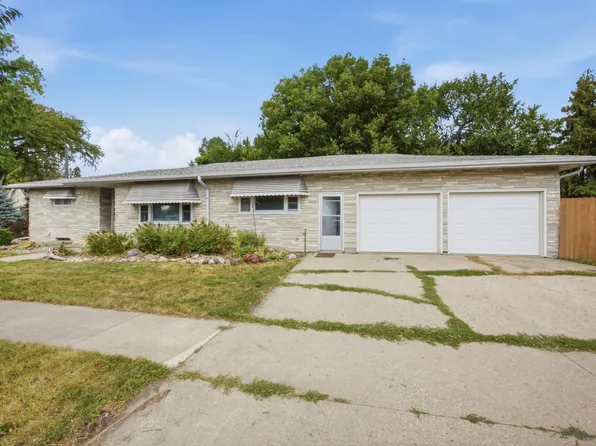 1106 5th Ave S, Moorhead, MN 56560