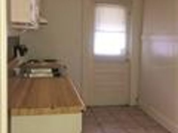 4th image of 1113 Park Ave #103