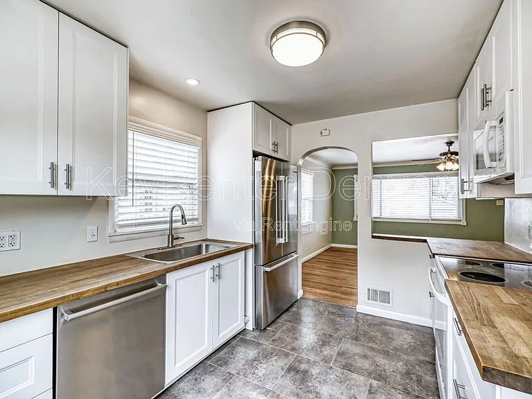 2226 W Baltic Pl — Photo 9