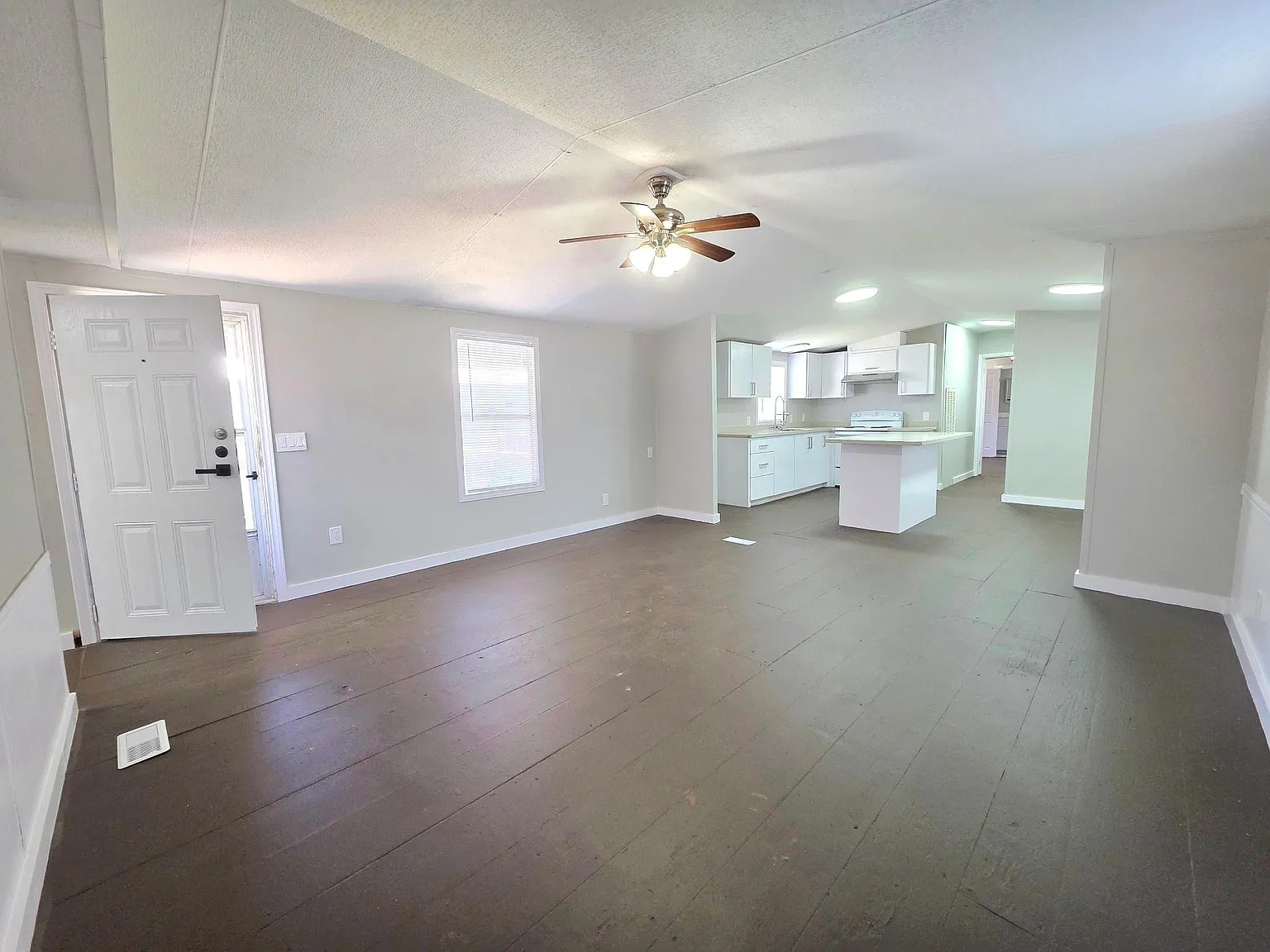 3 bed, 2.0 bath, $1,100 — Photo 4