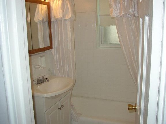 5th image of 98 Dehaven Dr APT 1H