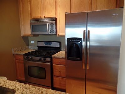 2nd image of 100 N Hermitage Ave #9