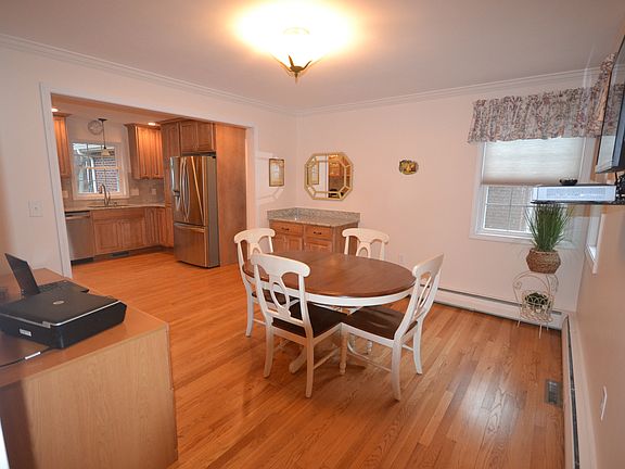5th image of 11 Albert Dr