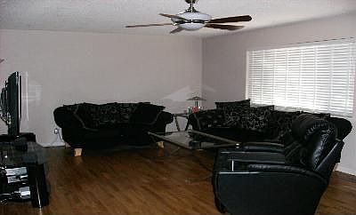 5th image of 462 S Lowell Blvd