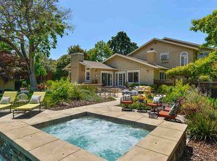 949 Snyder Ln, Walnut Creek, CA 94598