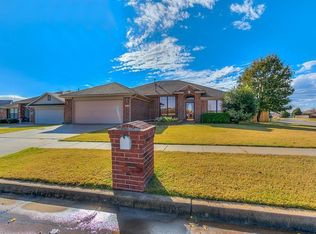 10644 NW 36th Pl, Yukon, OK 73099