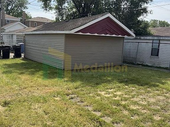 2nd image of 10511 S South Park Ave
